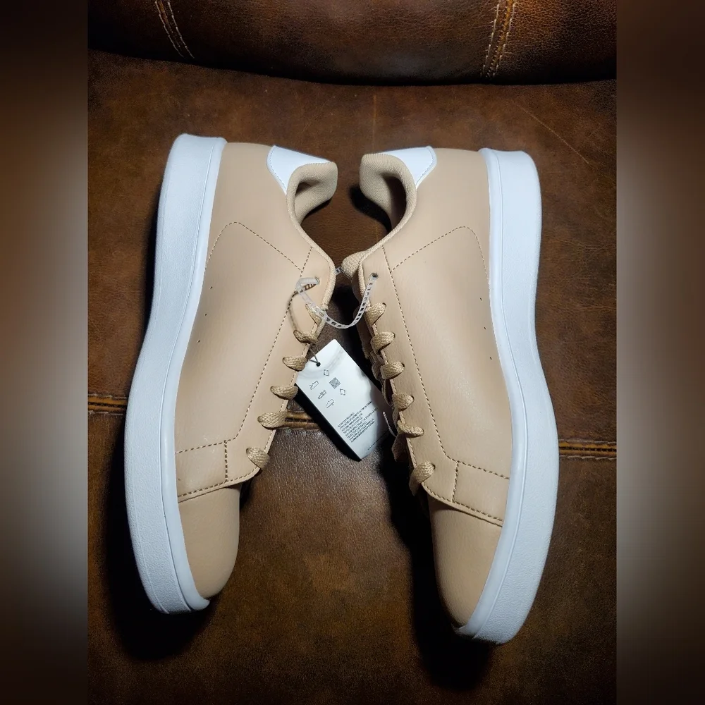 Adidas Urban Court Size 9.5 Men Sneakers